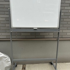 ホワイトボード　キャスター付きの画像