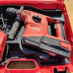 早い者勝ち！【動作良好】HILTI TE30-A36 電動ハンマードリル　充電器付きの画像