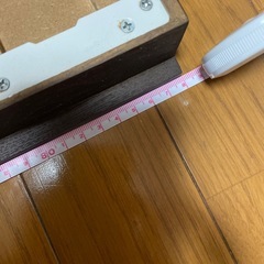 ピンで留める棚の画像