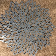 ガラステーブル＋マット2種付き　お譲りしますの画像