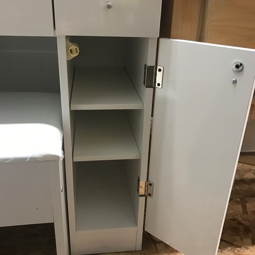 ジャングルジャングル貝塚店　ドレッサー　ホワイト　白　収納　鏡　椅子　家具　インテリア　中古　貝塚市　二色浜