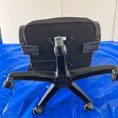 ③事務椅子の画像