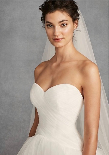 white by vera wang ウェディングドレス