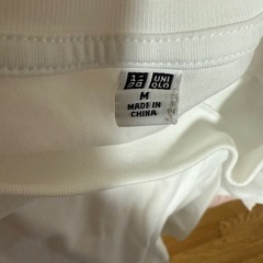 ユニクロ白シャツの画像