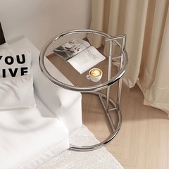 ガラステーブルの画像