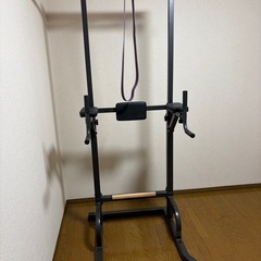 ぶら下がり健康器 / 懸垂マシン ディップス付き ブラックの画像
