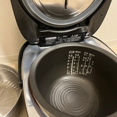 1年半使用　TOSHIBA(東芝) 炊飯器 5.5合 真空圧力IH ジャー炊飯器 真空保温 白米40時間 鍛造かまど銅 釜 RC-10VSP(K) グランブラックの画像