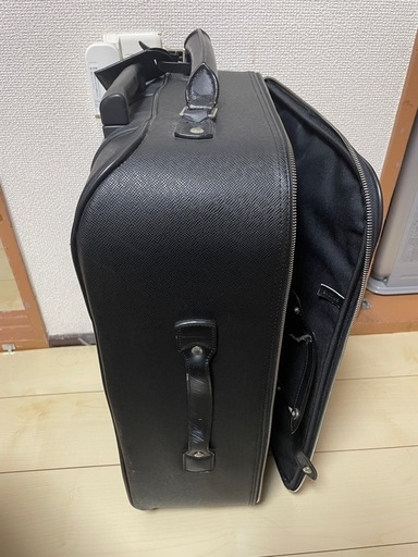 ルイヴィトン スーツケース ファスナー損傷してます