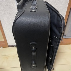 ルイヴィトン スーツケース ファスナー損傷してますの画像