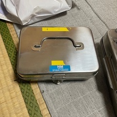 ステンレス製新品トレー他、　医療用品の画像