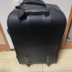 ルイヴィトン スーツケース ファスナー損傷してますの画像