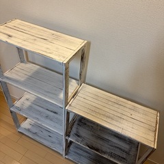 ダメージ加工のビンテージ棚　2つセットの画像