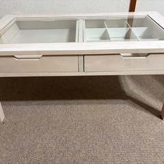 テーブル　カフェテーブルの画像