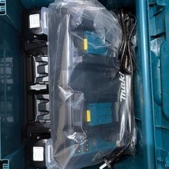 Makita 18V 5.0Ah バッテリーと充電器セットの画像