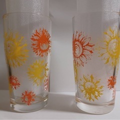 昭和レトロ太陽模様のガラスコップの画像