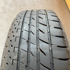 185/65r15アルミホイールとタイヤの画像