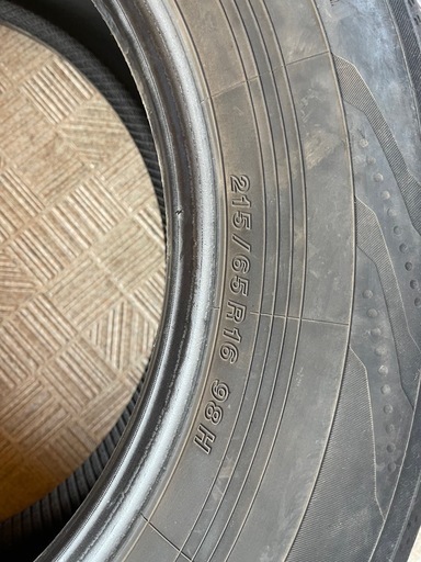 215/65r16タイヤ4本