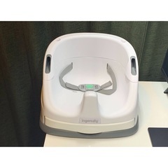 赤ちゃん　お食事　トレイ付きチェア
の画像