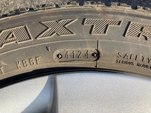 14インチ！鉄チン  スタッドレスタイヤ 155/65R14 中古 ８分山 ４本