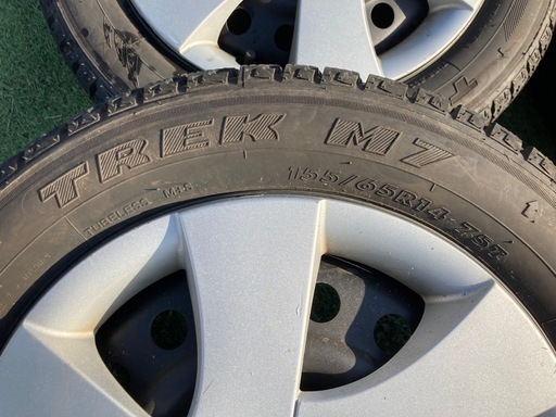 14インチ！鉄チン  スタッドレスタイヤ 155/65R14 中古 ８分山 ４本