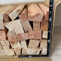 薪　木材詰め合わせ　80サイズ　21センチ　キャンプ　焚き火　BBQの画像