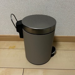 ★決まりました★IKEA ゴミ箱　小さめ　スチール　シルバーの画像