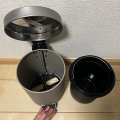 ★決まりました★IKEA ゴミ箱　小さめ　スチール　シルバーの画像