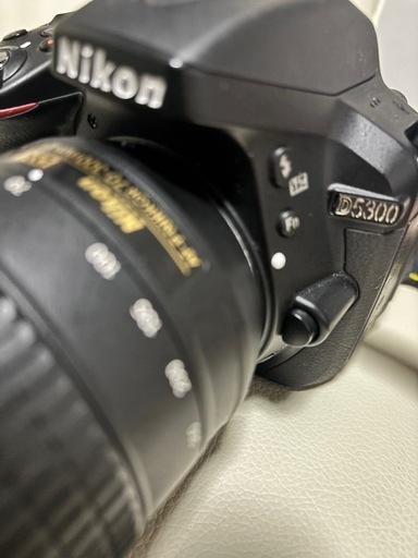 急ぎ【一眼レフカメラセット】Nikon D5300 レンズ2本付き】
