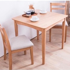 ダイニングテーブルの画像