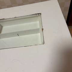 ミニテーブル　ガラス窓付きテーブルの画像