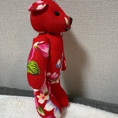 差し上げます　赤いテディベア　チャーム付きの画像