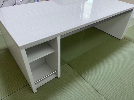 テーブル