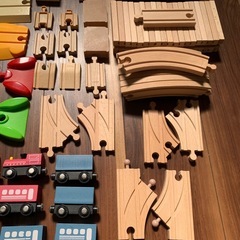 木製　電車　おもちゃ　セット　の画像
