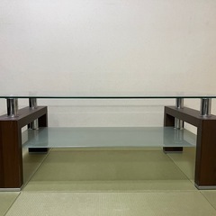 ガラステーブルの画像