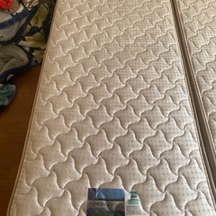 マットレスとフレームの画像