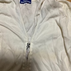 バーバリーブルーレーベル パーカー サイズ38 ホワイト 薄手 レディース の画像