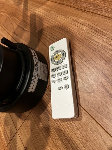 【美品】ニトリ　4灯LEDシーリングライト(YP787C ミドルブラウン)
