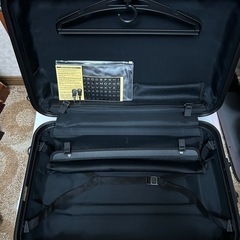 スーツケース中型の画像