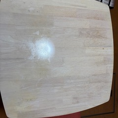 ダイニングテーブルの画像