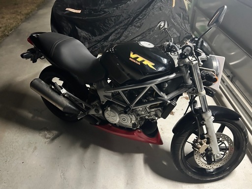 3月から4月頭引取りの方限定価格！値下げ中‼️VTR250  MC33