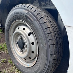 スズキ　エブリィ　外し　ホイールタイヤ　セット４本　145/80R12 溝バリバリ ヨコハマ　タイヤ製年2024年　　の画像