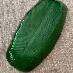 ガラス皿 グリーン 葉っぱ型 36cm ロングプレート レトロ アンティークの画像