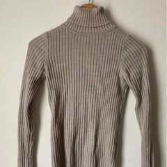 無印良品 タートルネックニット ベージュ S レディース セーターの画像