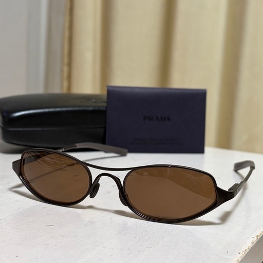 PRADA サングラス