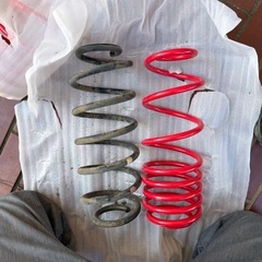 30プリウス　純正スプリング（4本）の画像
