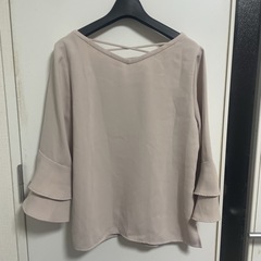 JUSGLITTYの袖フレアブラウスです☺️の画像