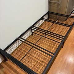 ベッドフレームの画像