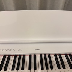 ヤマハ電子ピアノ　P225 ホワイト　ローランドピアノ椅子の画像