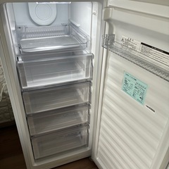 引越しの為本日のみ⑤美品冷凍庫122Lの画像