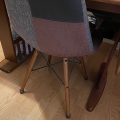 ダイニングテーブルの画像